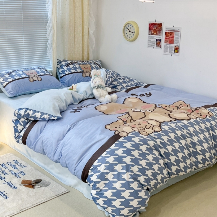 91家纺网 家纺一手货源 找家纺 昔可 2022新款大版数码印花牛奶绒四件套 千鸟格熊熊