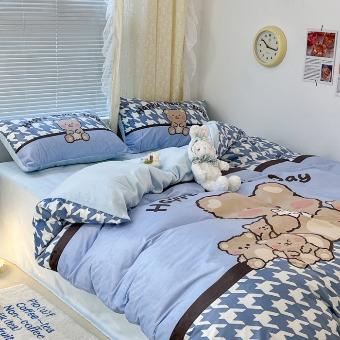 91家纺网 家纺一手货源 找家纺 昔可 2022新款大版数码印花牛奶绒四件套 千鸟格熊熊