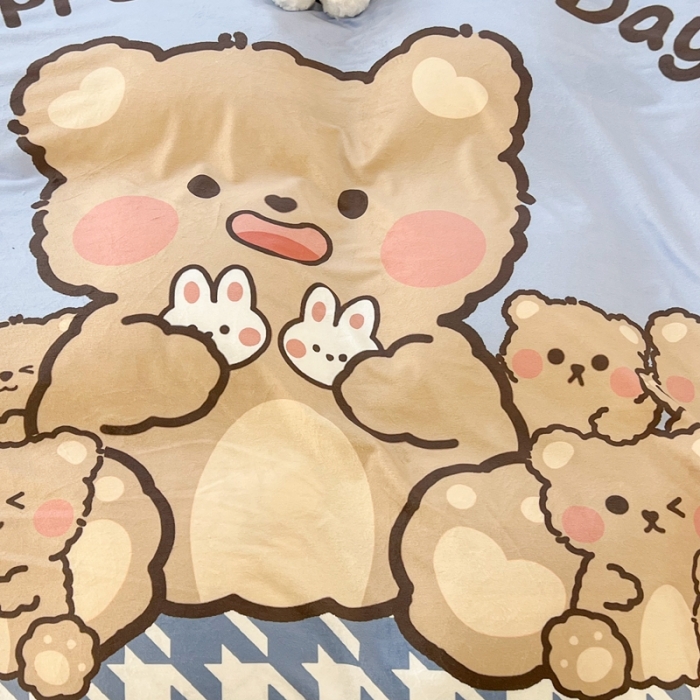 91家纺网 家纺一手货源 找家纺 昔可 2022新款大版数码印花牛奶绒四件套 千鸟格熊熊