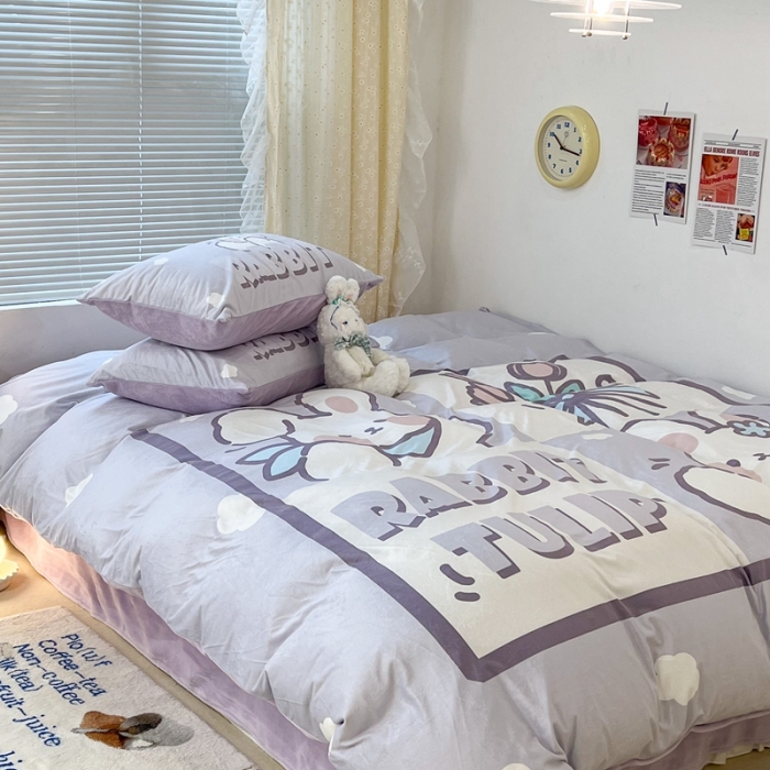 91家纺网 家纺一手货源 找家纺 昔可 2022新款大版数码印花牛奶绒四件套 紫色花束兔