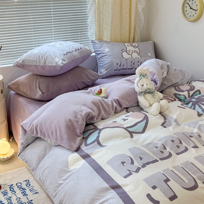 91家纺网 家纺一手货源 找家纺 昔可 2022新款大版数码印花牛奶绒四件套 紫色花束兔