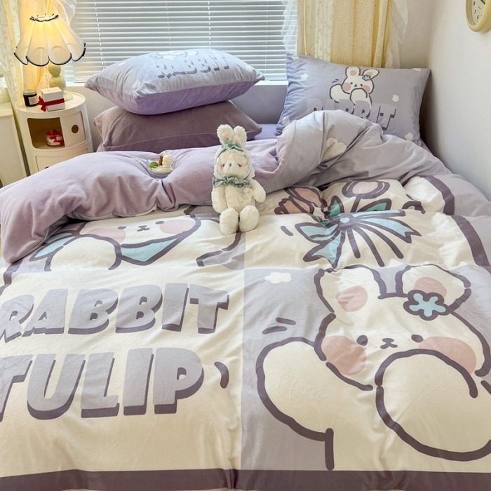 91家纺网 家纺一手货源 找家纺 昔可 2022新款大版数码印花牛奶绒四件套 紫色花束兔