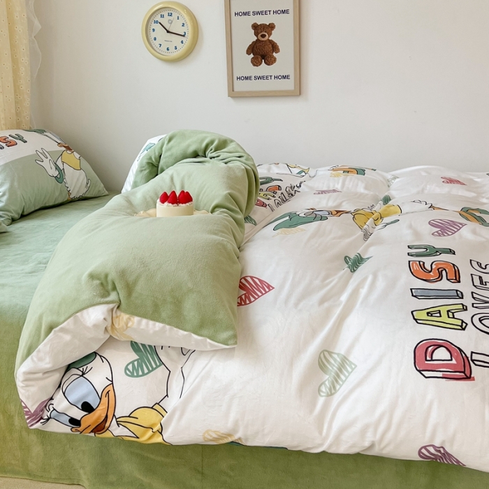 91家纺网 家纺一手货源 找家纺 昔可 2022新款迪士尼大版宝宝牛奶绒四件套 爱心黛西