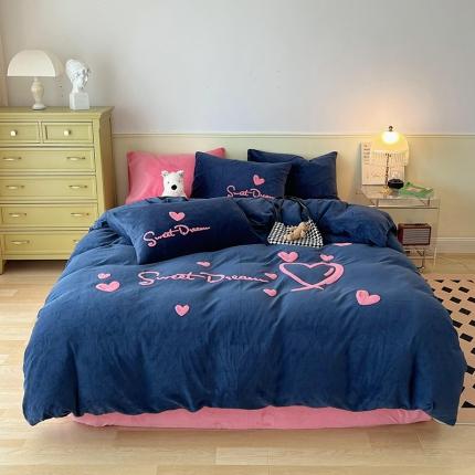 91家纺网 家纺一手货源 找家纺 （总）三朵2022新款牛奶绒绣花四件套