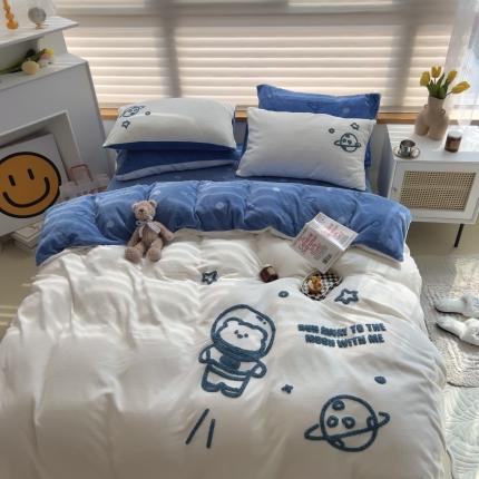 91家纺网 家纺一手货源 找家纺 （总）三朵2022新款牛奶绒绣花四件套