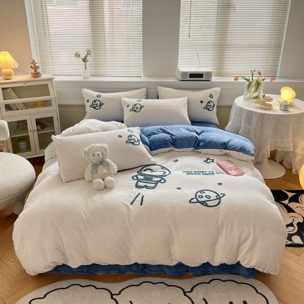 91家纺网 家纺一手货源 找家纺 三朵 2022新款牛奶绒绣花四件套-场景二 宇航员