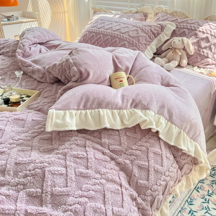 91家纺网 家纺一手货源 找家纺 （总）艾咪 新款高克重加厚塔芙绒牛奶绒四件套三件套-花边款