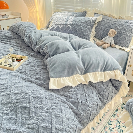 91家纺网 家纺一手货源 找家纺 （总）艾咪 新款高克重加厚塔芙绒牛奶绒四件套三件套-花边款