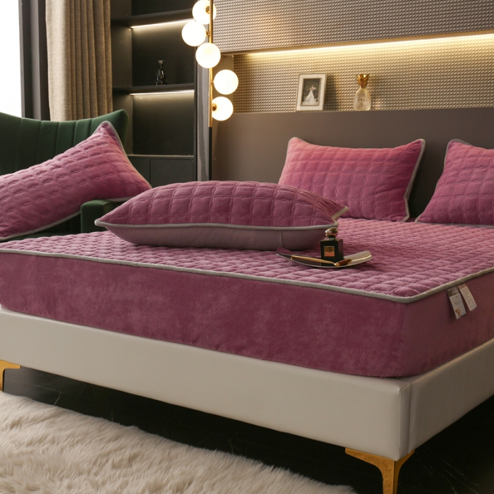 91家纺网 家纺一手货源 找家纺 2025啊雅家居新款单品牛奶绒夹棉床笠 豆沙