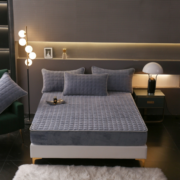 91家纺网 家纺一手货源 找家纺 2025啊雅家居新款单品牛奶绒夹棉床笠 灰色