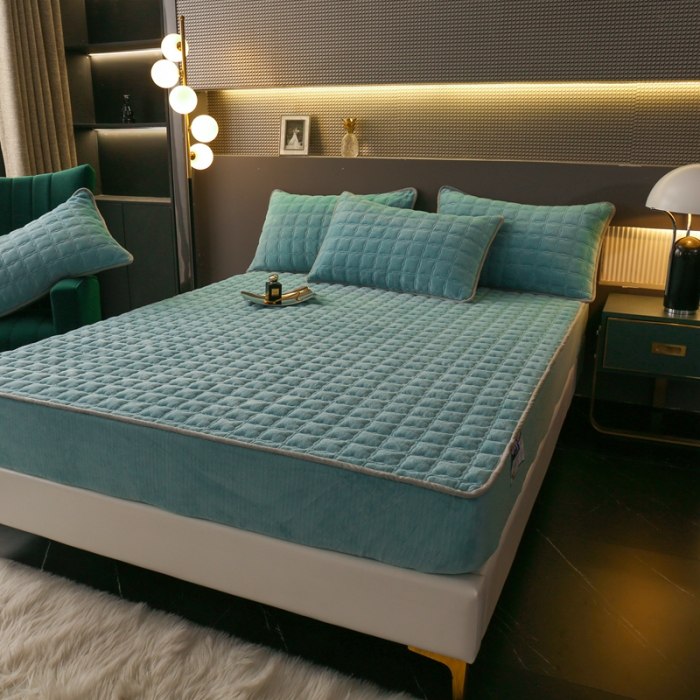 91家纺网 家纺一手货源 找家纺 2025啊雅家居新款单品牛奶绒夹棉床笠 水绿