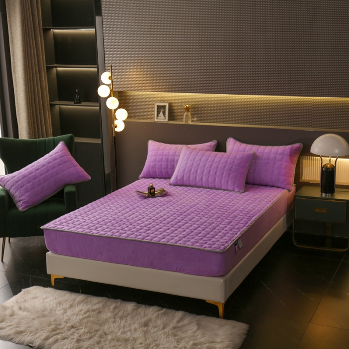 91家纺网 家纺一手货源 找家纺 2025啊雅家居新款单品牛奶绒夹棉床笠 紫色