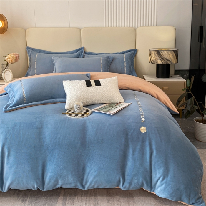 91家纺网 家纺一手货源 找家纺 蓝巢 2022新款高克重牛奶绒唯美系列四件套 唯美-宾利蓝