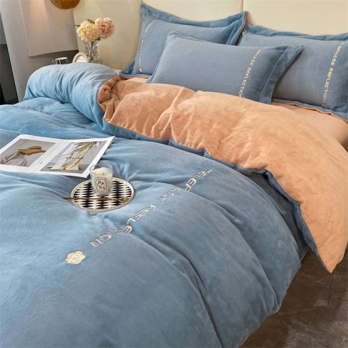 91家纺网 家纺一手货源 找家纺 蓝巢 2022新款高克重牛奶绒唯美系列四件套 唯美-宾利蓝