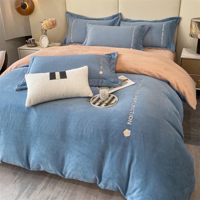 91家纺网 家纺一手货源 找家纺 蓝巢 2022新款高克重牛奶绒唯美系列四件套 唯美-宾利蓝