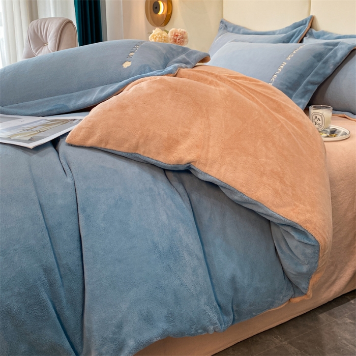 91家纺网 家纺一手货源 找家纺 蓝巢 2022新款高克重牛奶绒唯美系列四件套 唯美-宾利蓝