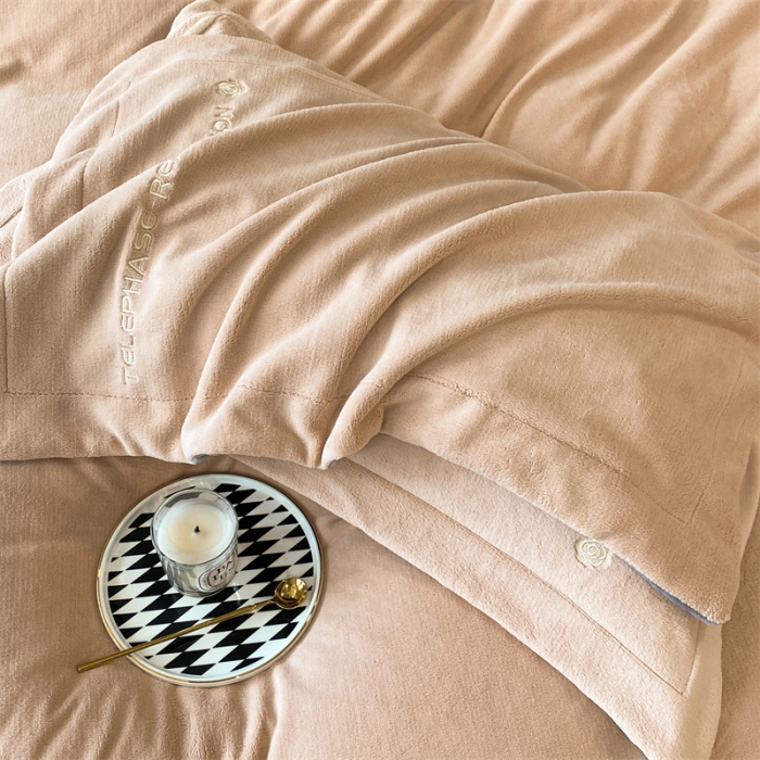 91家纺网 家纺一手货源 找家纺 蓝巢 2022新款高克重牛奶绒唯美系列四件套 唯美-米驼