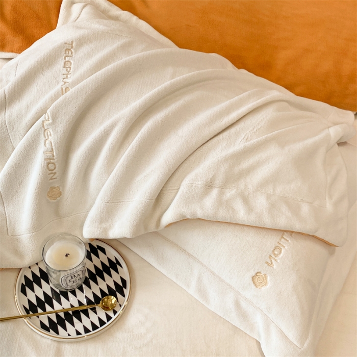 91家纺网 家纺一手货源 找家纺 蓝巢 2022新款高克重牛奶绒唯美系列四件套 唯美-奶昔白