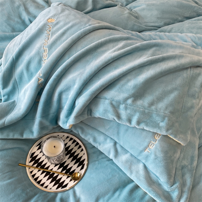 91家纺网 家纺一手货源 找家纺 蓝巢 2022新款高克重牛奶绒唯美系列四件套 唯美-天空蓝