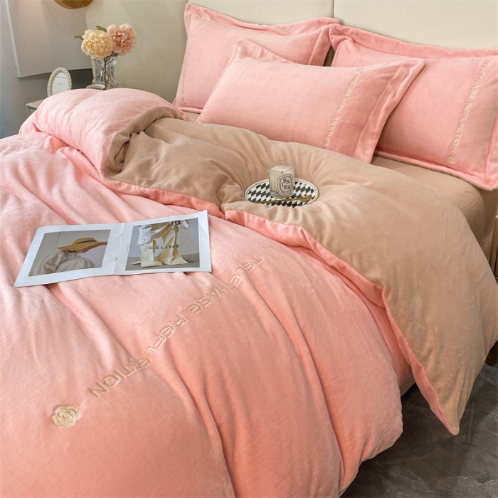 91家纺网 家纺一手货源 找家纺 蓝巢 2022新款高克重牛奶绒唯美系列四件套 唯美-香叶粉