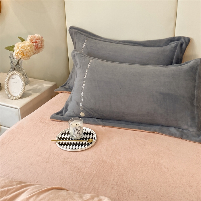 91家纺网 家纺一手货源 找家纺 蓝巢 2022新款高克重牛奶绒唯美系列四件套 唯美-中灰