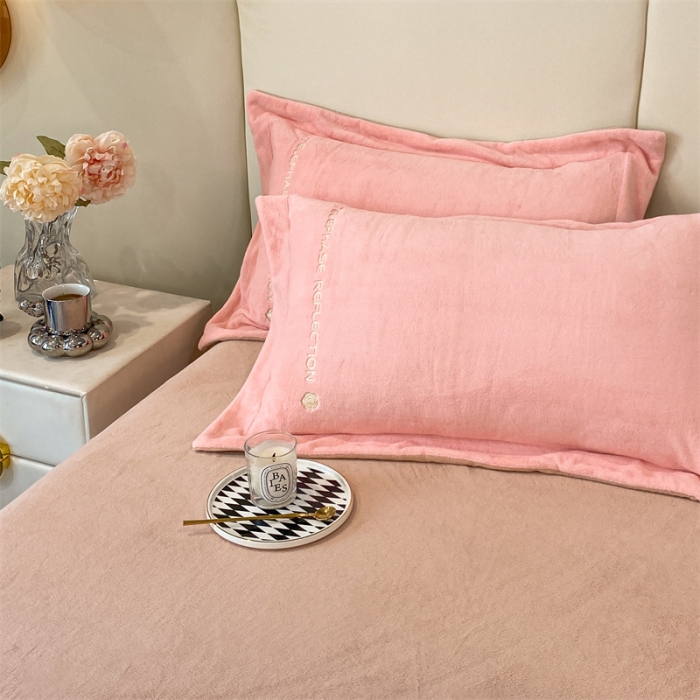 91家纺网 家纺一手货源 找家纺 蓝巢 2022新款高克重牛奶绒唯美系列四件套 唯美-香叶粉