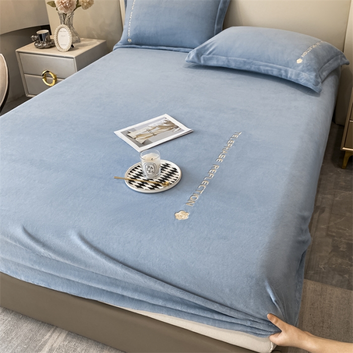 91家纺网 家纺一手货源 找家纺 蓝巢 2022新款牛奶绒轻奢单床笠 轻奢-宾利蓝