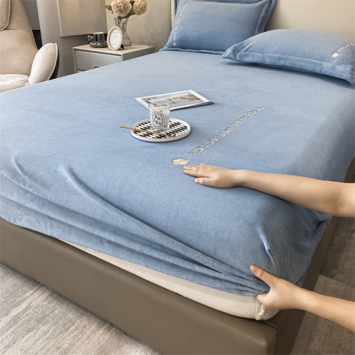 91家纺网 家纺一手货源 找家纺 蓝巢 2022新款牛奶绒轻奢单床笠 轻奢-宾利蓝