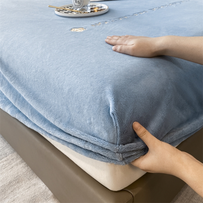 91家纺网 家纺一手货源 找家纺 蓝巢 2022新款牛奶绒轻奢单床笠 轻奢-宾利蓝