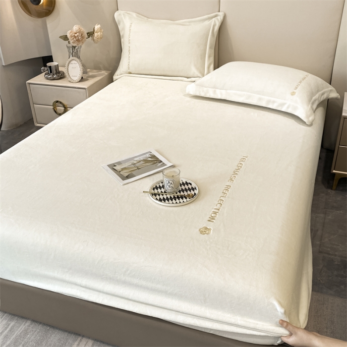 91家纺网 家纺一手货源 找家纺 蓝巢 2022新款牛奶绒轻奢单床笠 轻奢-奶昔白