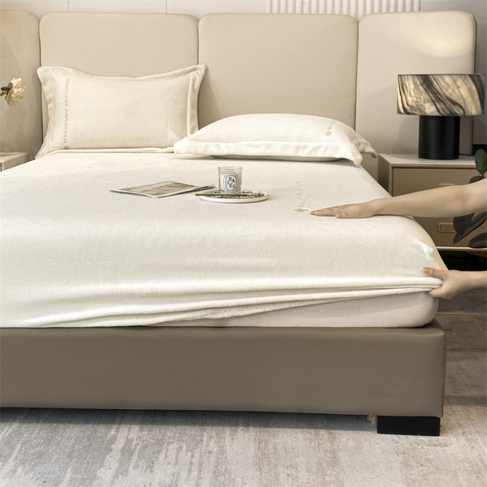 91家纺网 家纺一手货源 找家纺 蓝巢 2022新款牛奶绒轻奢单床笠 轻奢-奶昔白