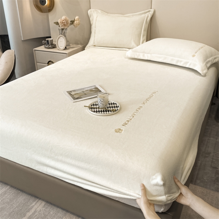 91家纺网 家纺一手货源 找家纺 蓝巢 2022新款牛奶绒轻奢单床笠 轻奢-奶昔白
