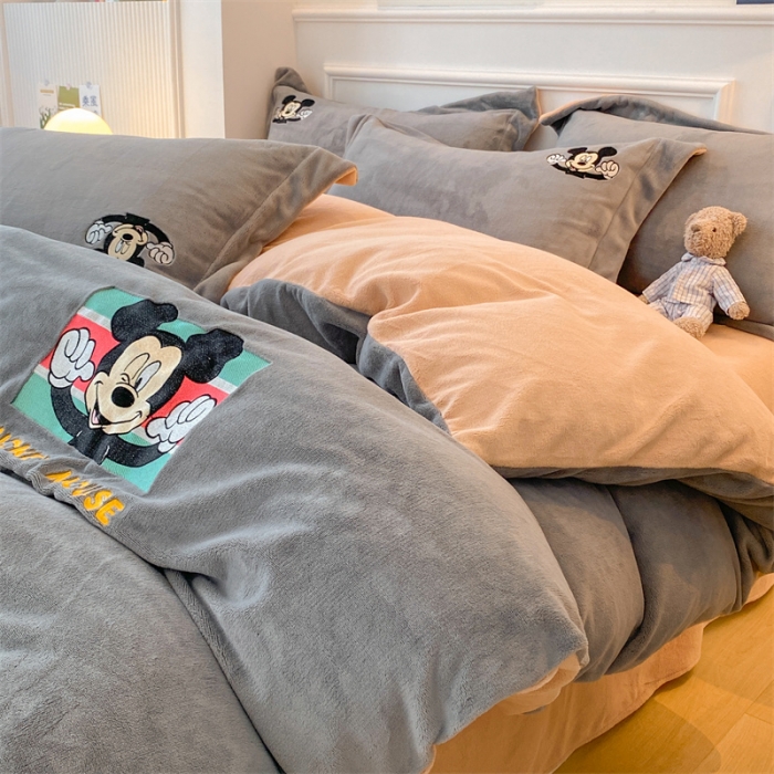 91家纺网 家纺一手货源 找家纺 蓝巢 2022新款高克重牛奶绒迪士尼系列四件套 米奇