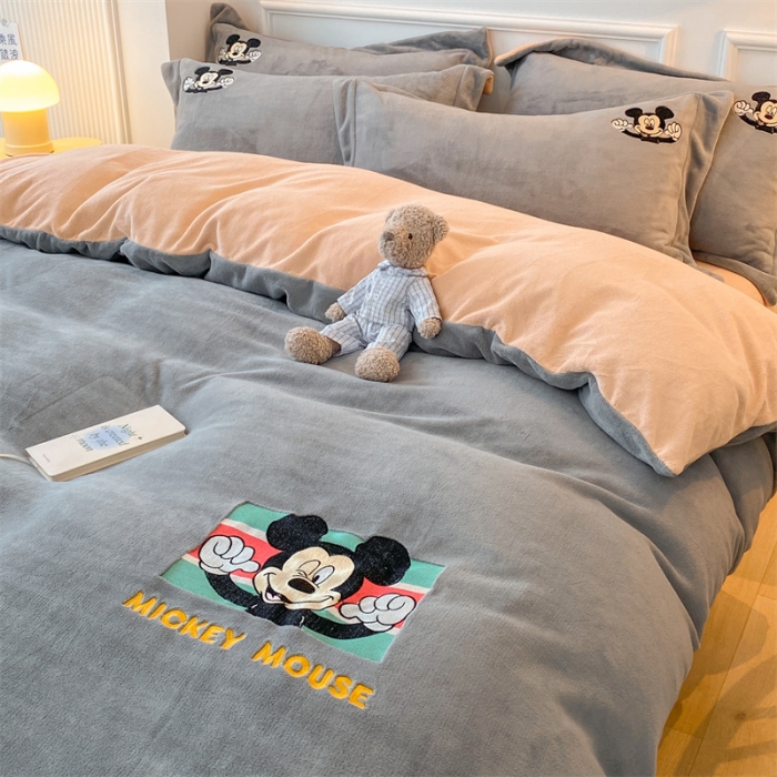 91家纺网 家纺一手货源 找家纺 蓝巢 2022新款高克重牛奶绒迪士尼系列四件套 米奇