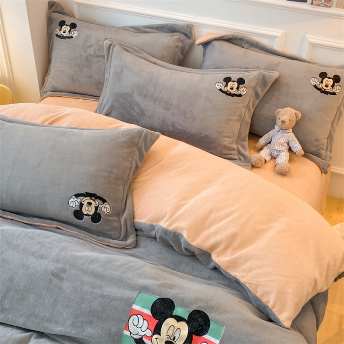 91家纺网 家纺一手货源 找家纺 蓝巢 2022新款高克重牛奶绒迪士尼系列四件套 米奇