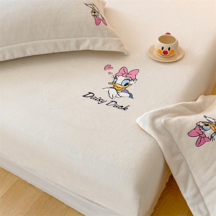 91家纺网 家纺一手货源 找家纺 蓝巢 2022新款牛奶绒迪士尼单床笠 迪士尼-奶昔白