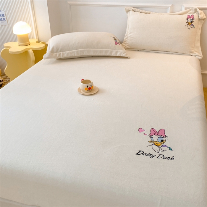 91家纺网 家纺一手货源 找家纺 蓝巢 2022新款牛奶绒迪士尼单床笠 迪士尼-奶昔白