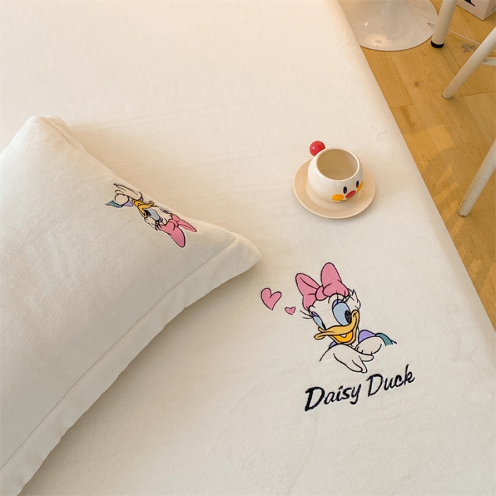 91家纺网 家纺一手货源 找家纺 蓝巢 2022新款牛奶绒迪士尼单床笠 迪士尼-奶昔白