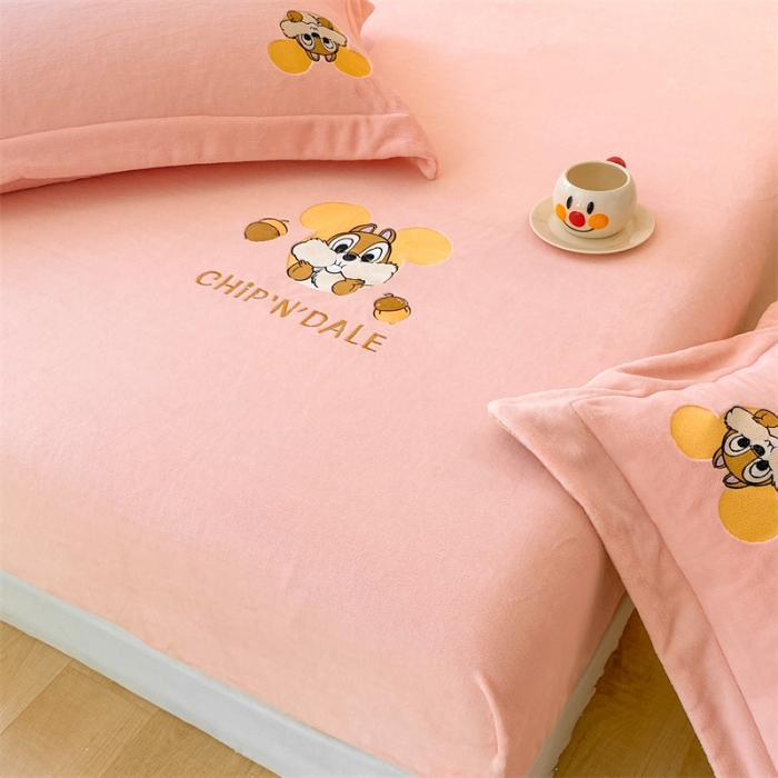 91家纺网 家纺一手货源 找家纺 蓝巢 2022新款牛奶绒迪士尼单床笠 迪士尼-浅粉