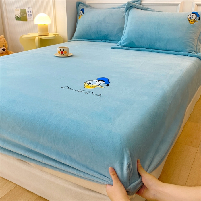 91家纺网 家纺一手货源 找家纺 蓝巢 2022新款牛奶绒迪士尼单床笠 迪士尼-天空蓝