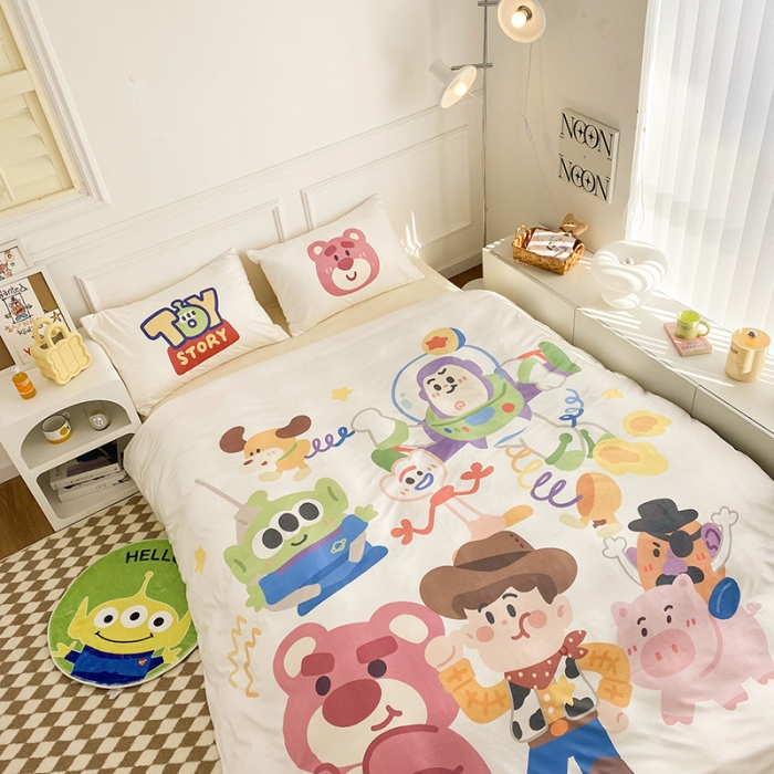 91家纺网 家纺一手货源 找家纺 圆岛家纺2022新款迪士尼大版牛奶绒宝宝绒四件套 玩具总动员