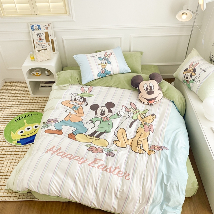 91家纺网 家纺一手货源 找家纺 圆岛家纺2022新款迪士尼大版牛奶绒宝宝绒四件套 米老鼠家族