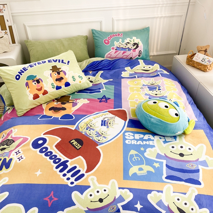 91家纺网 家纺一手货源 找家纺 圆岛家纺 2022新款迪士尼大版牛奶绒宝宝绒四件套 三眼仔