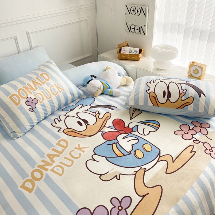 91家纺网 家纺一手货源 找家纺 圆岛家纺 2022新款迪士尼大版牛奶绒宝宝绒四件套 唐老鸭