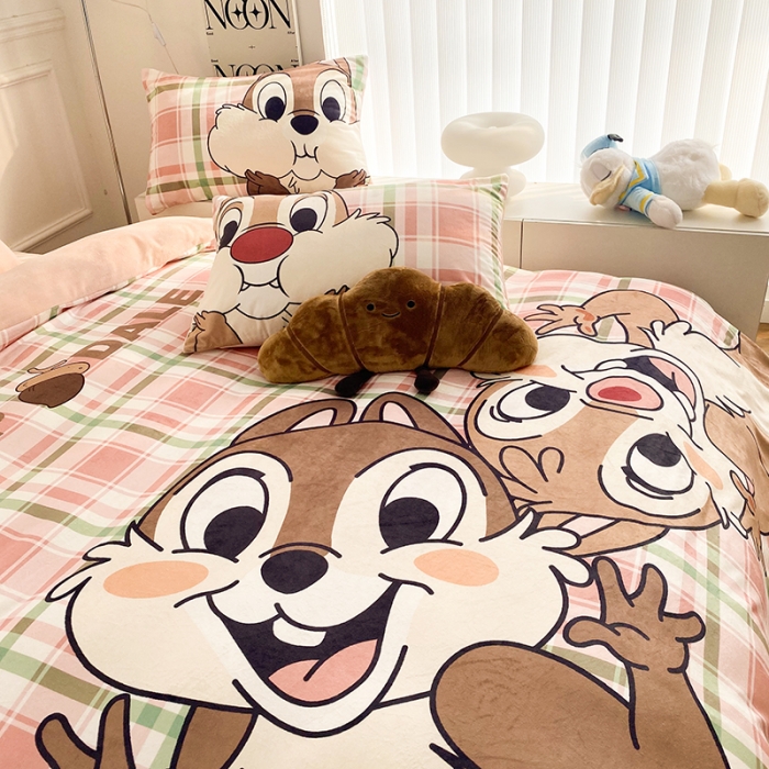 91家纺网 家纺一手货源 找家纺 圆岛家纺 2022新款迪士尼大版牛奶绒宝宝绒四件套 奇奇蒂蒂