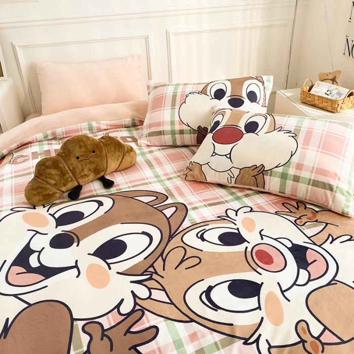 91家纺网 家纺一手货源 找家纺 圆岛家纺 2022新款迪士尼大版牛奶绒宝宝绒四件套 奇奇蒂蒂