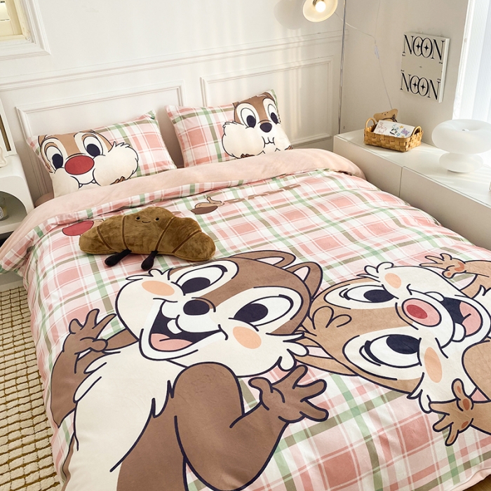 91家纺网 家纺一手货源 找家纺 圆岛家纺 2022新款迪士尼大版牛奶绒宝宝绒四件套 奇奇蒂蒂