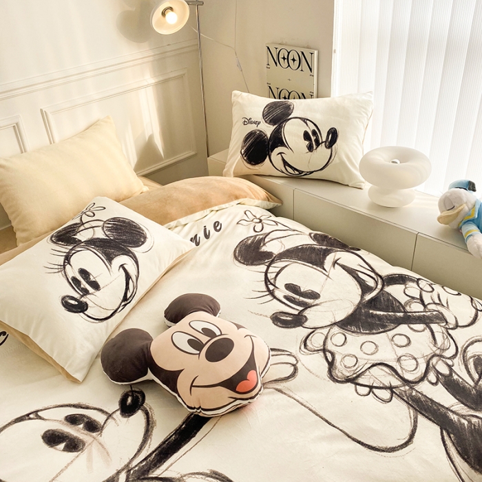 91家纺网 家纺一手货源 找家纺 圆岛家纺2022新款迪士尼大版牛奶绒宝宝绒四件套 米奇&amp;米妮