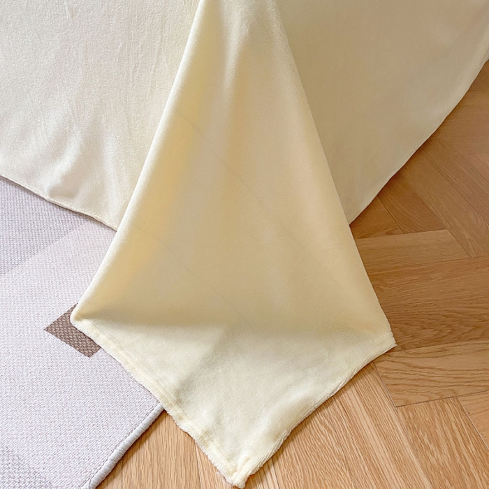 91家纺网 家纺一手货源 找家纺 琪格格纺织 2023新品雕花牛奶绒VS兔兔绒四件套 雕花小熊-奶油黄