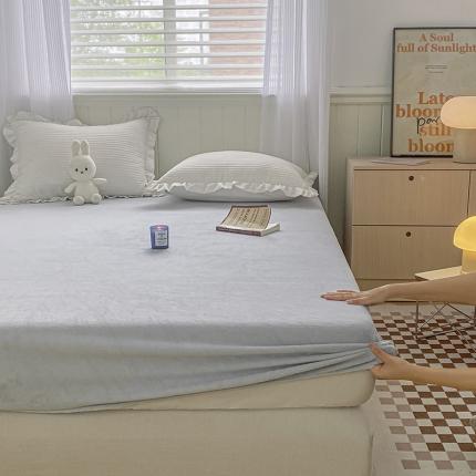 91家纺网 家纺一手货源 找家纺 （总）三朵 2022新款高克重牛奶绒印花床笠